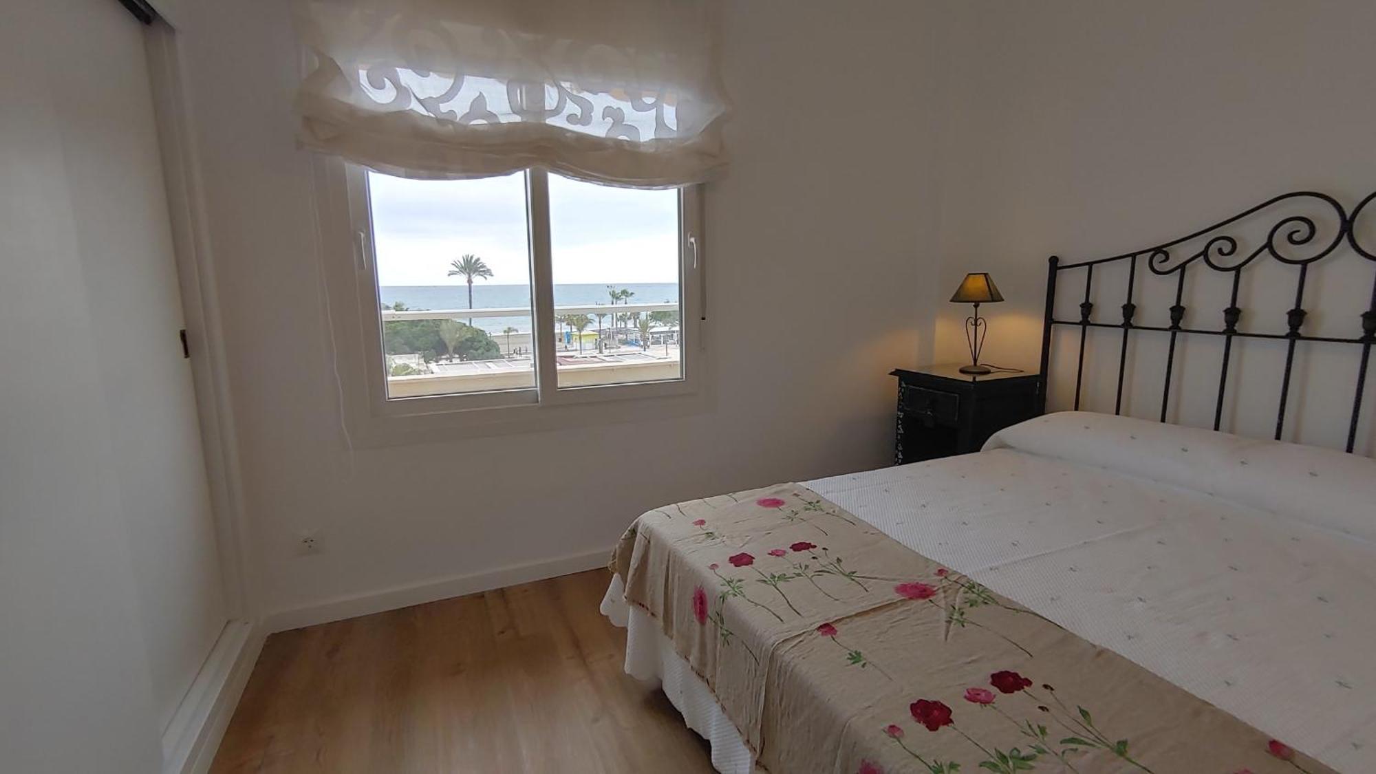 Precioso Apartamento Frente A La Playa Torre Del Mar Extérieur photo