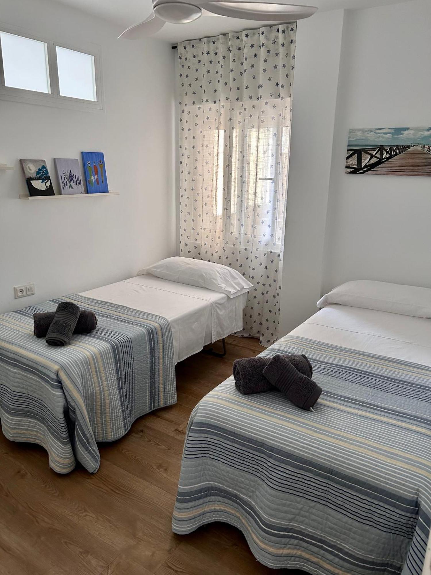 Precioso Apartamento Frente A La Playa Torre Del Mar Extérieur photo